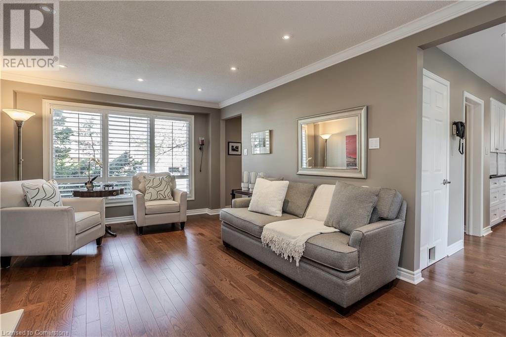 Photo 15 of 1858 Heather Hills Drive, Burlington ON
