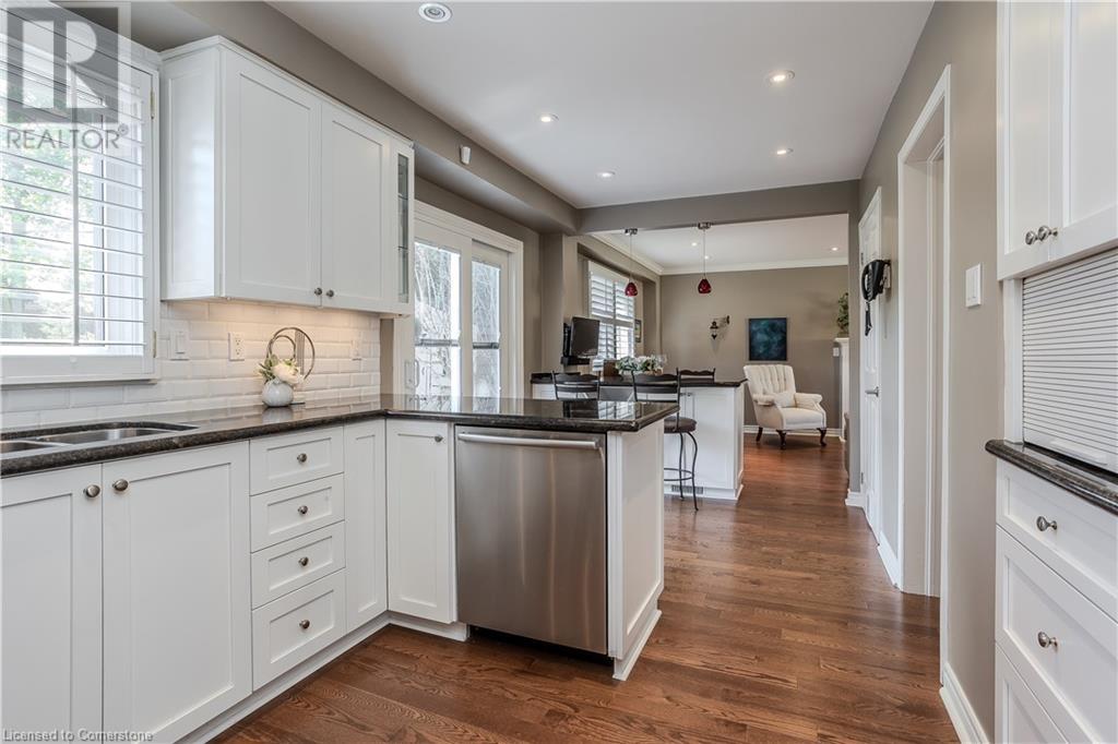 Photo 19 of 1858 Heather Hills Drive, Burlington ON