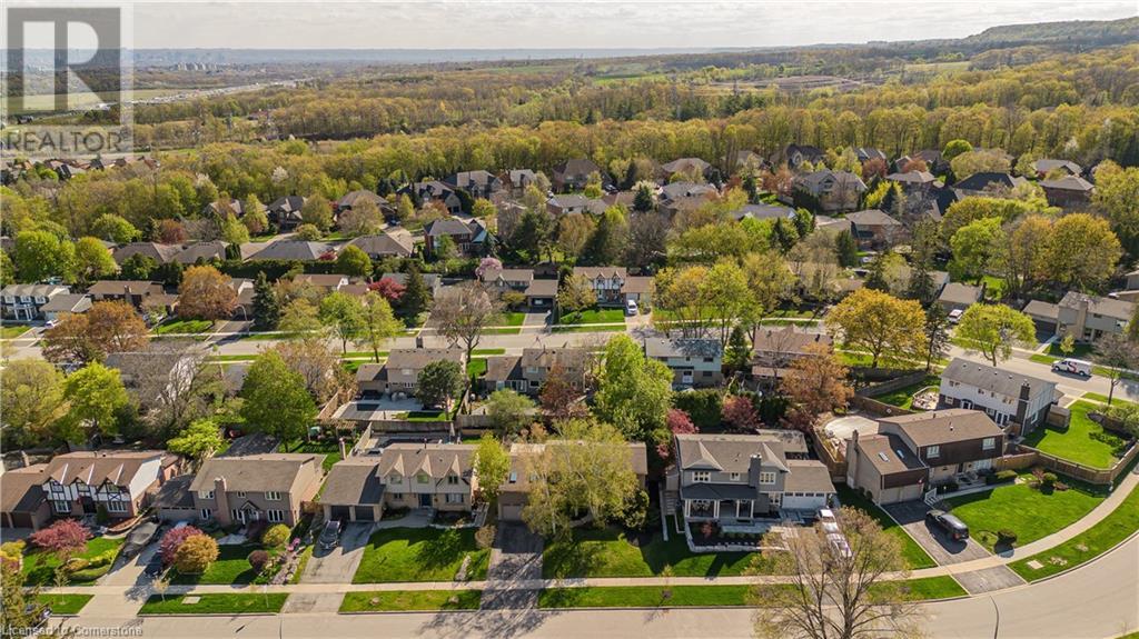 Photo 5 of 1858 Heather Hills Drive, Burlington ON