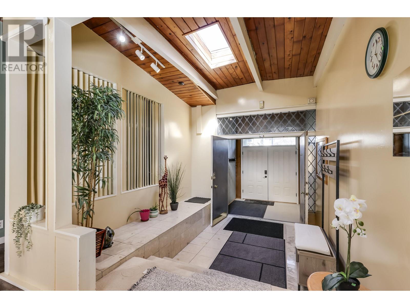 Photo 4 of 10151 Seacote Road, Richmond BC