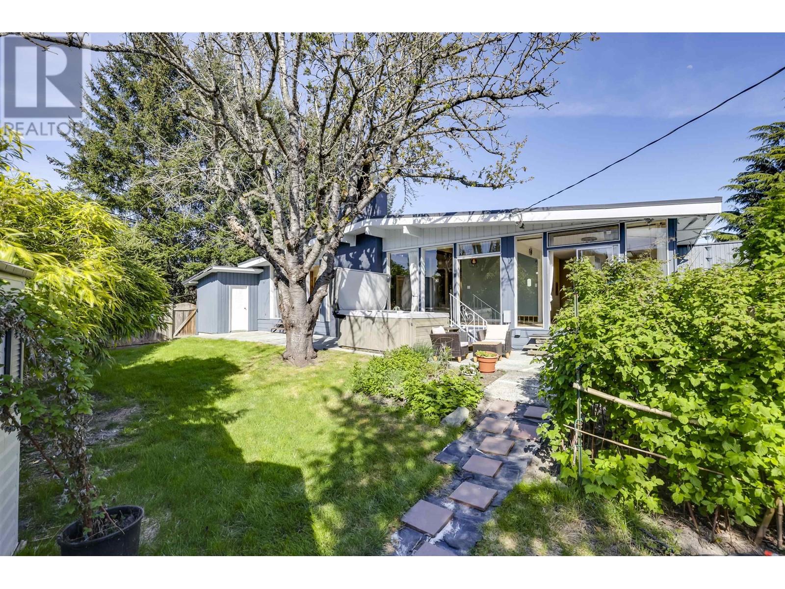 Photo 3 of 10151 Seacote Road, Richmond BC