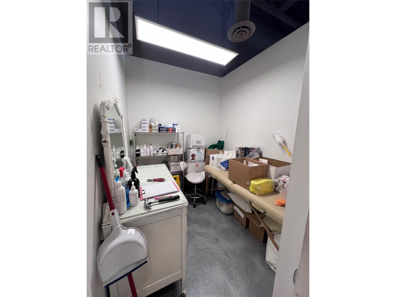 109 1924 Summit Drive, Kelowna
