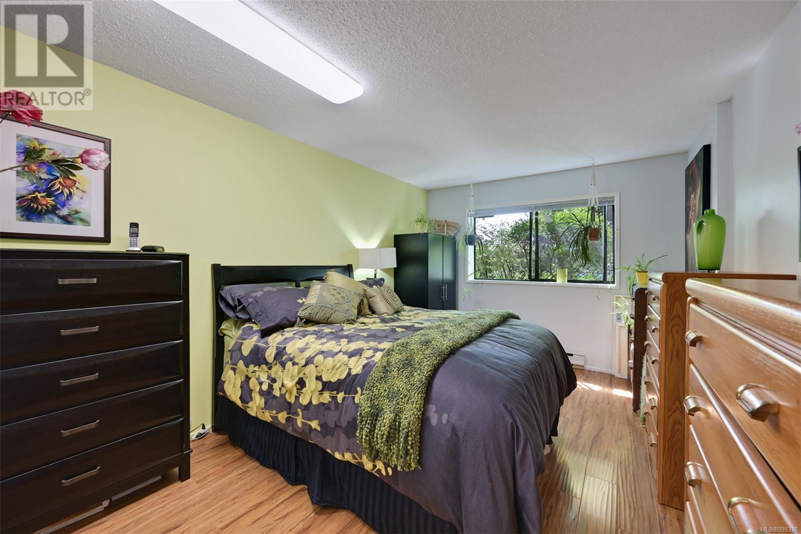 103 79 Gorge Road West, Saanich