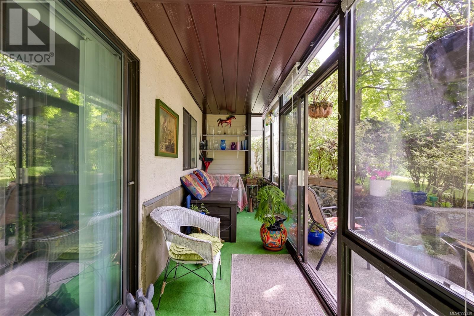 103 79 Gorge Road West, Saanich