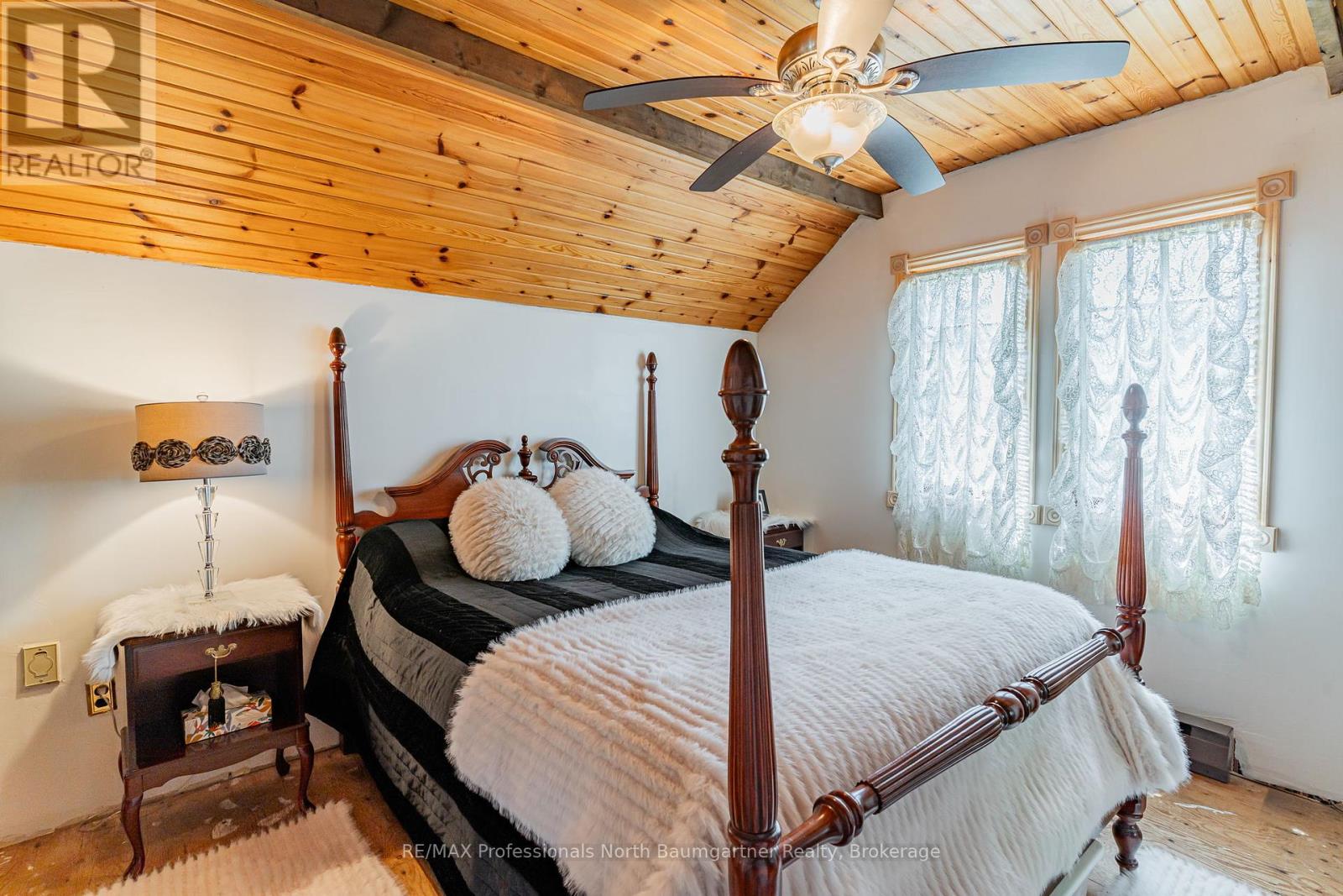 Photo 20 of 1065 Cloverleaf Road, Algonquin Highlands ON