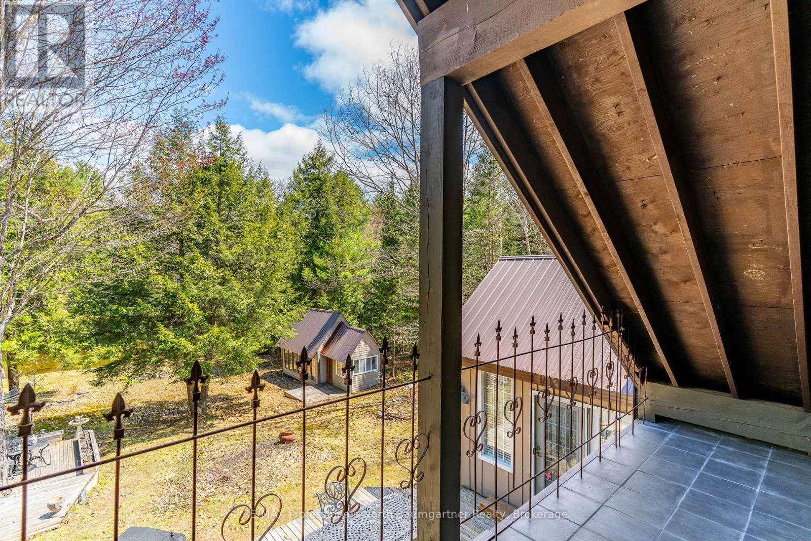 Photo 4 of 1065 Cloverleaf Road, Algonquin Highlands ON