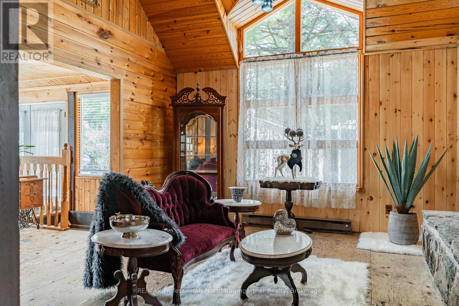 Photo 18 of 1065 Cloverleaf Road, Algonquin Highlands ON