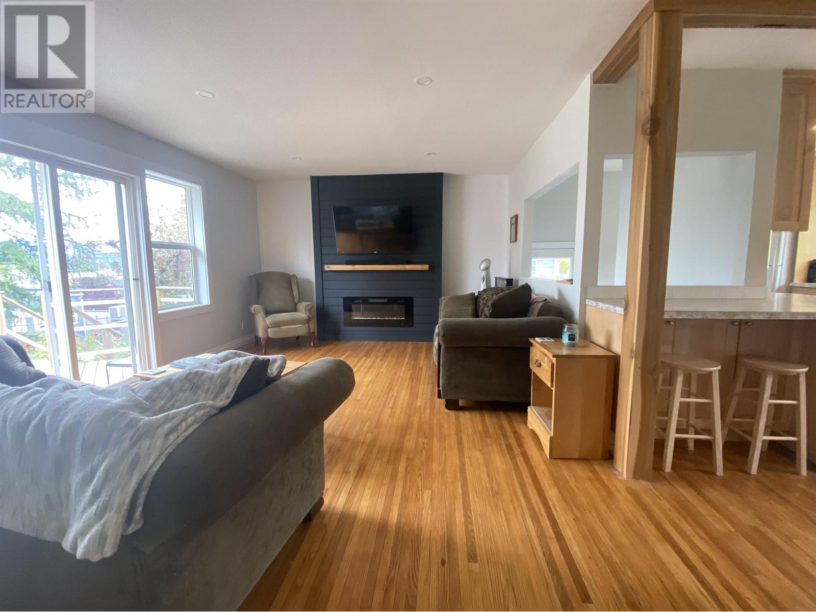 4441 LAZELLE Avenue, Terrace