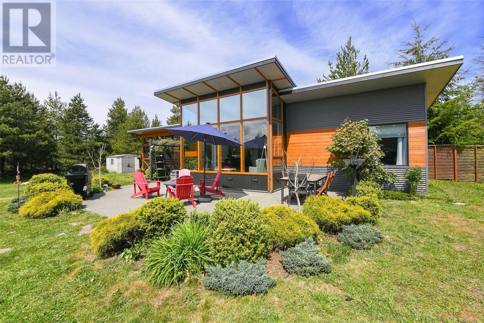 4131 Pinecrest Rd, Denman Island