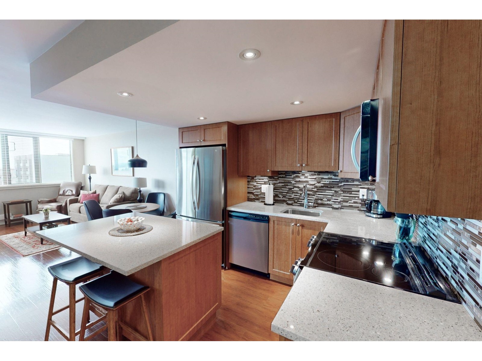 Photo 3 of 604 1521 George Street Street, White Rock BC