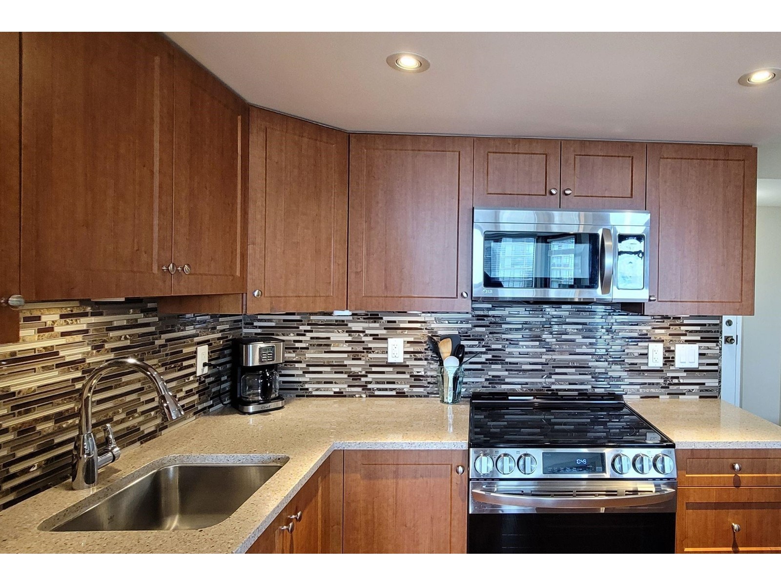 Photo 8 of 604 1521 George Street Street, White Rock BC