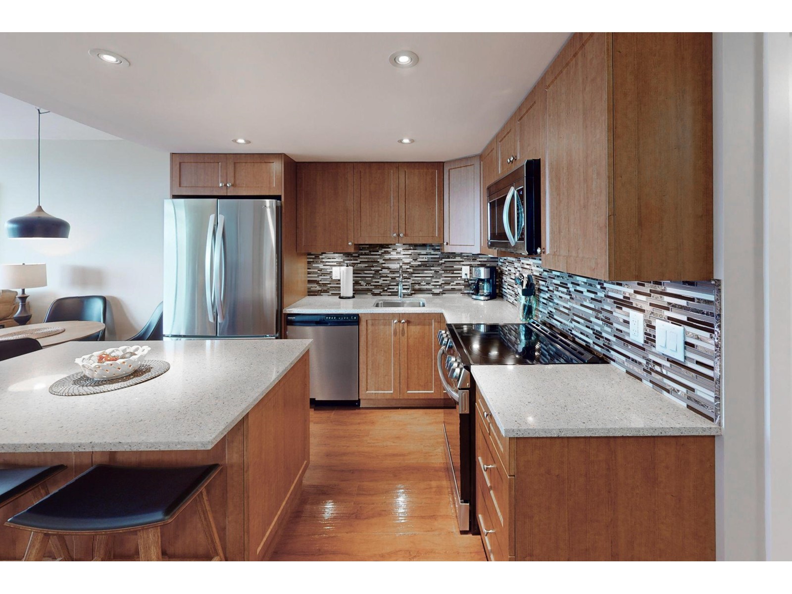 Photo 4 of 604 1521 George Street Street, White Rock BC