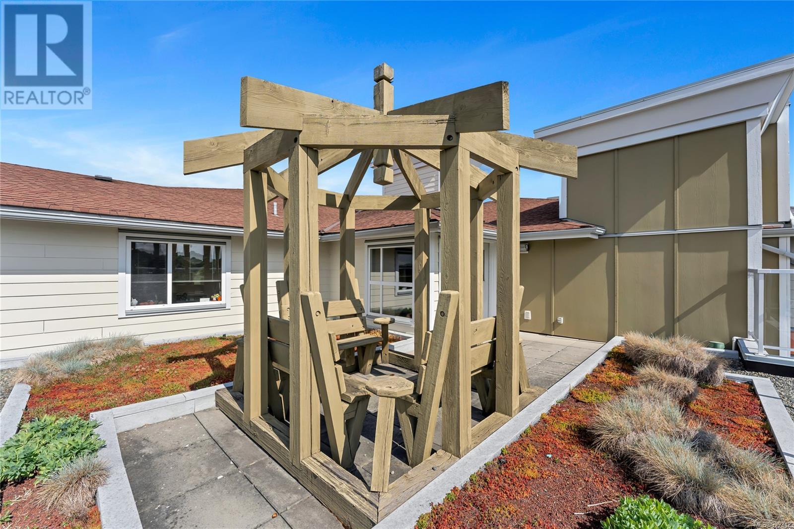203 1514 Church Ave, Saanich