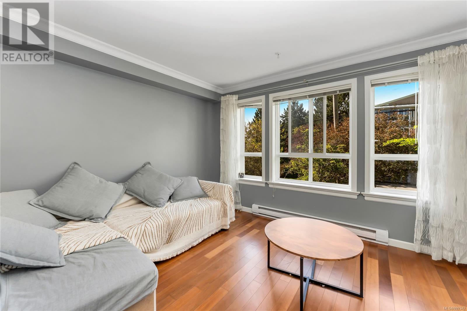 203 1514 Church Ave, Saanich
