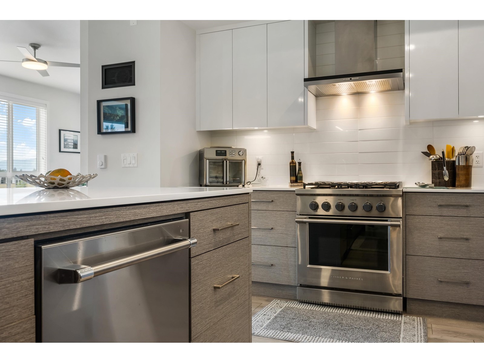 Photo 30 of 502 45500 Market Way Garrison Crossing, Chilliwack BC