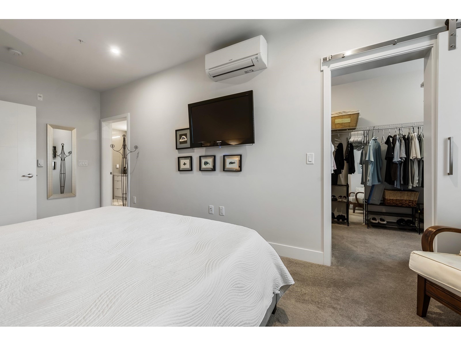 Photo 25 of 502 45500 Market Way Garrison Crossing, Chilliwack BC