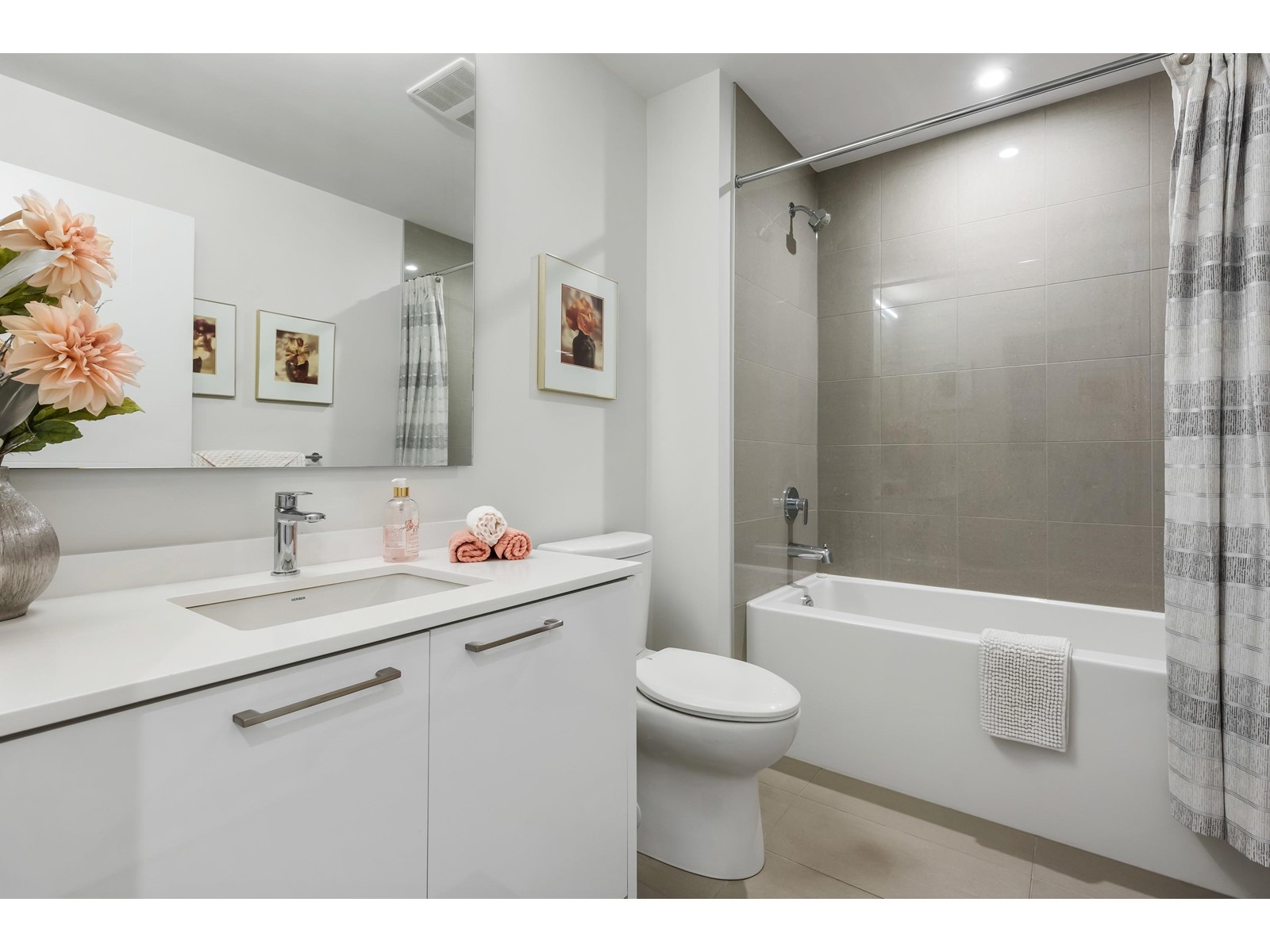 Photo 16 of 502 45500 Market Way Garrison Crossing, Chilliwack BC