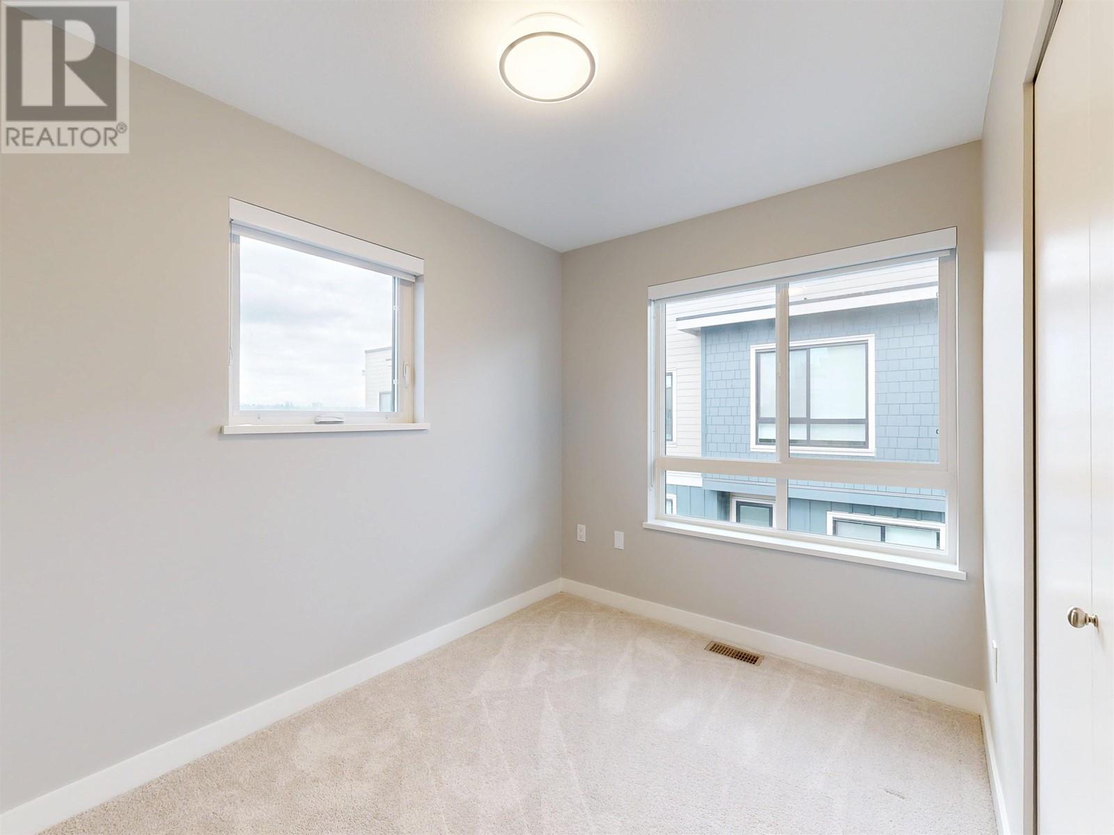 #18-10233 RIVER Drive, Richmond