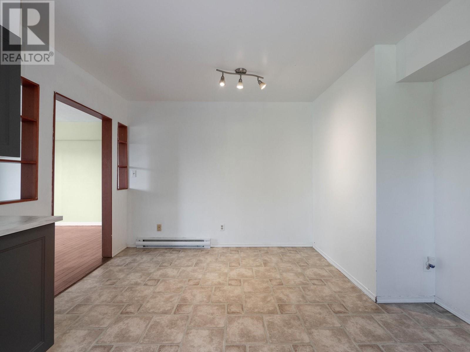 642 GOWER POINT ROAD, Gibsons