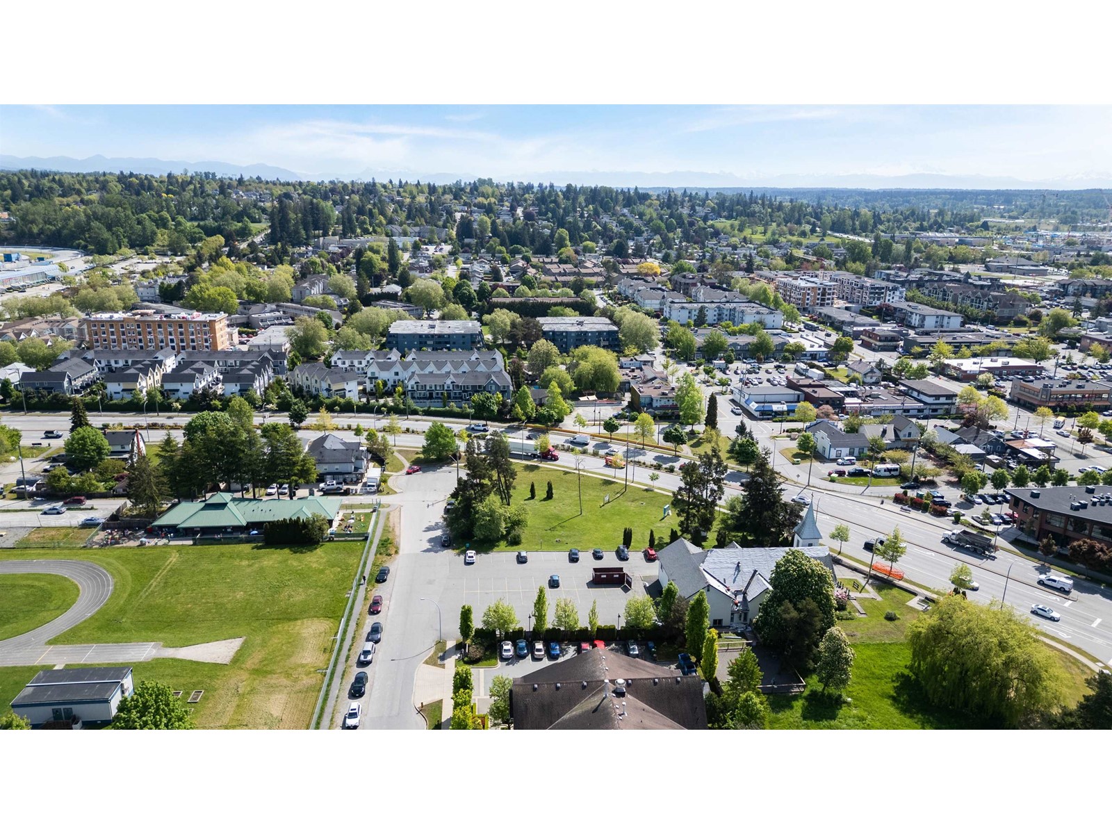 Photo 5 of 17575 58 A Avenue, Surrey BC