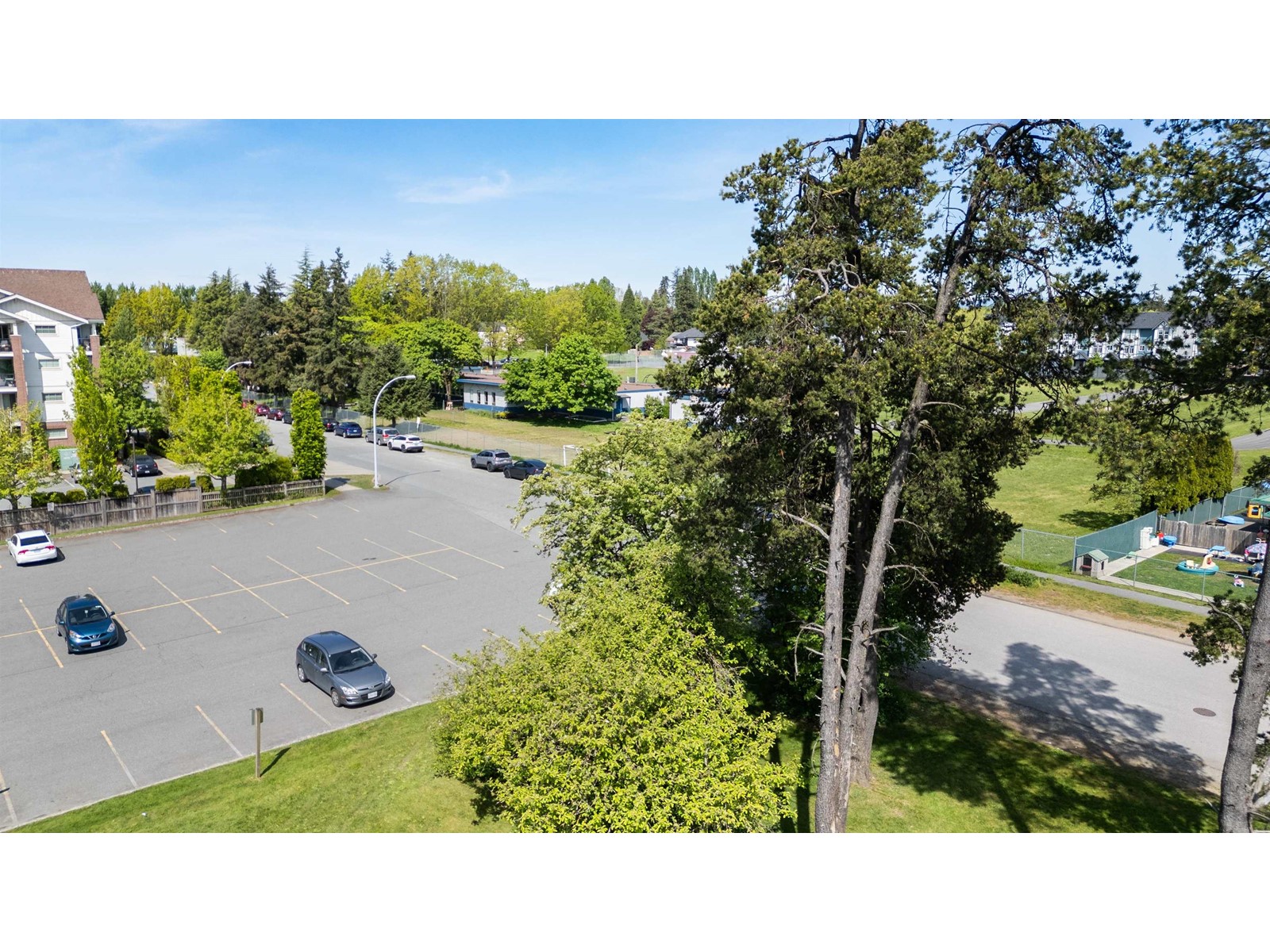 Photo 12 of 17575 58 A Avenue, Surrey BC