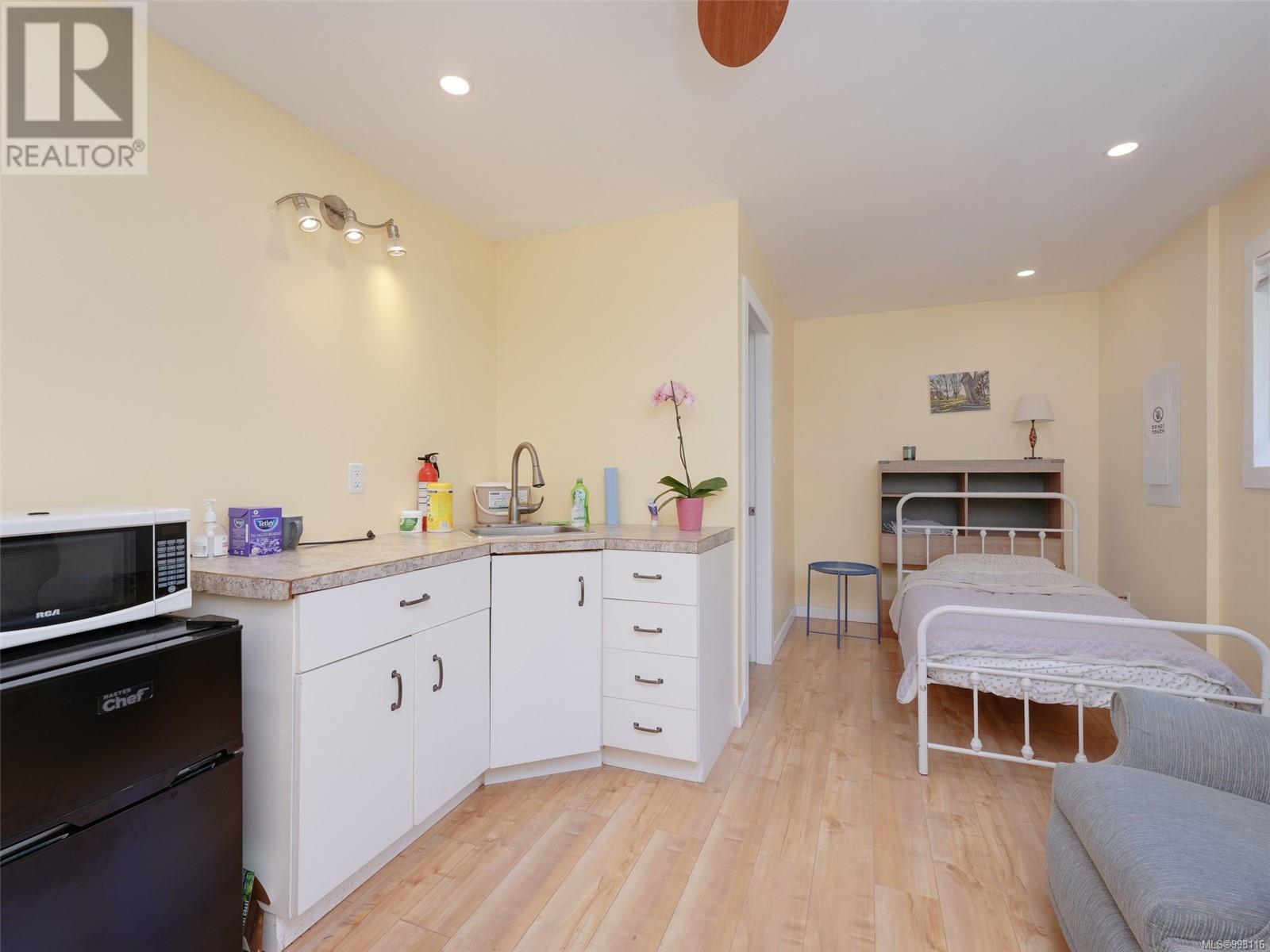  3343 Brenda Lane, Colwood