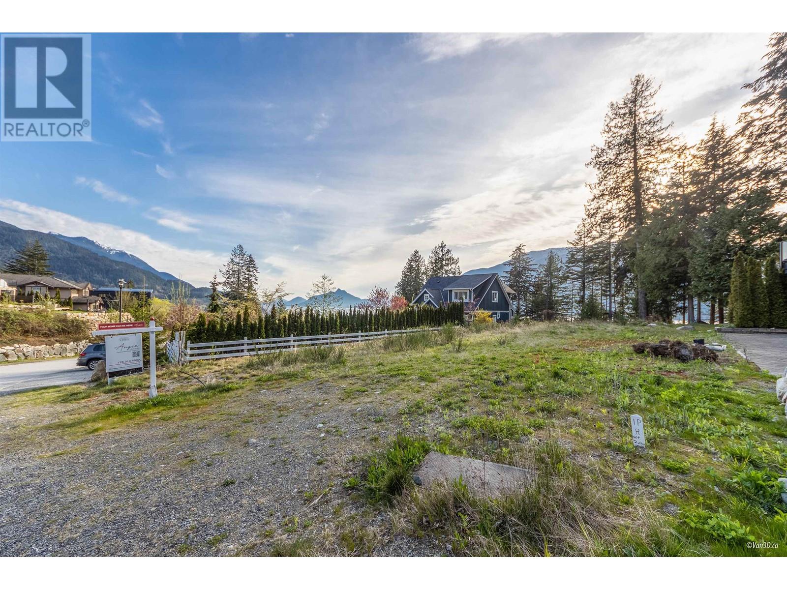 685 COPPER DRIVE, Squamish