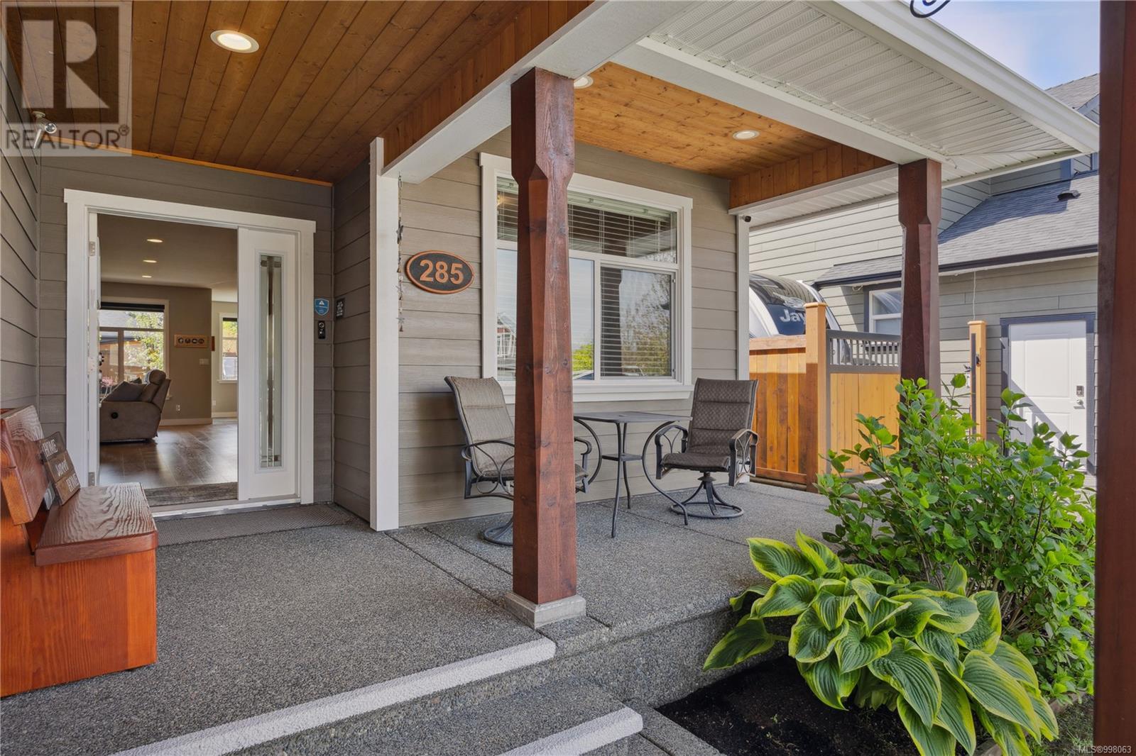 285 Vermont Dr, Campbell River