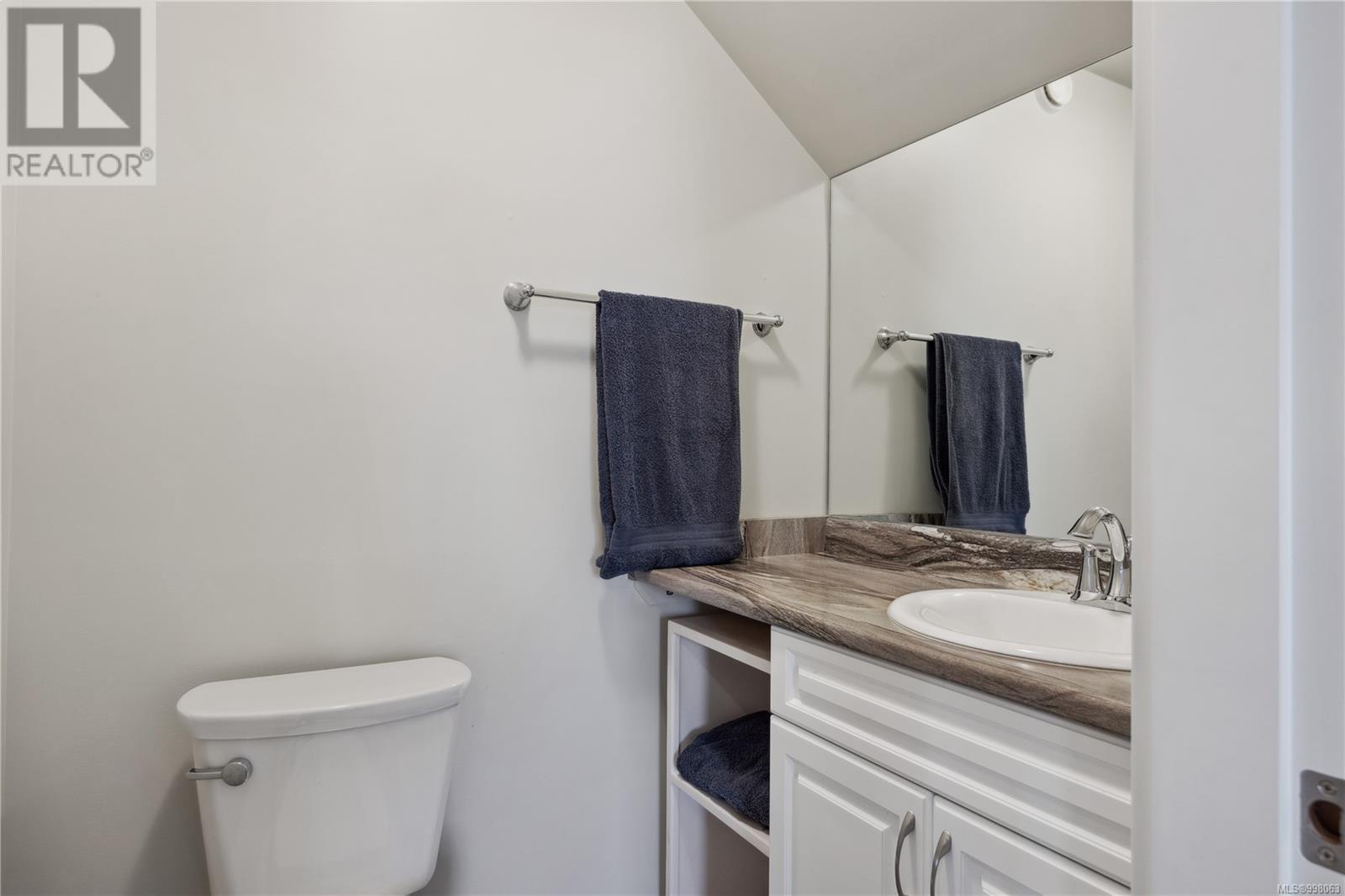 285 Vermont Dr, Campbell River