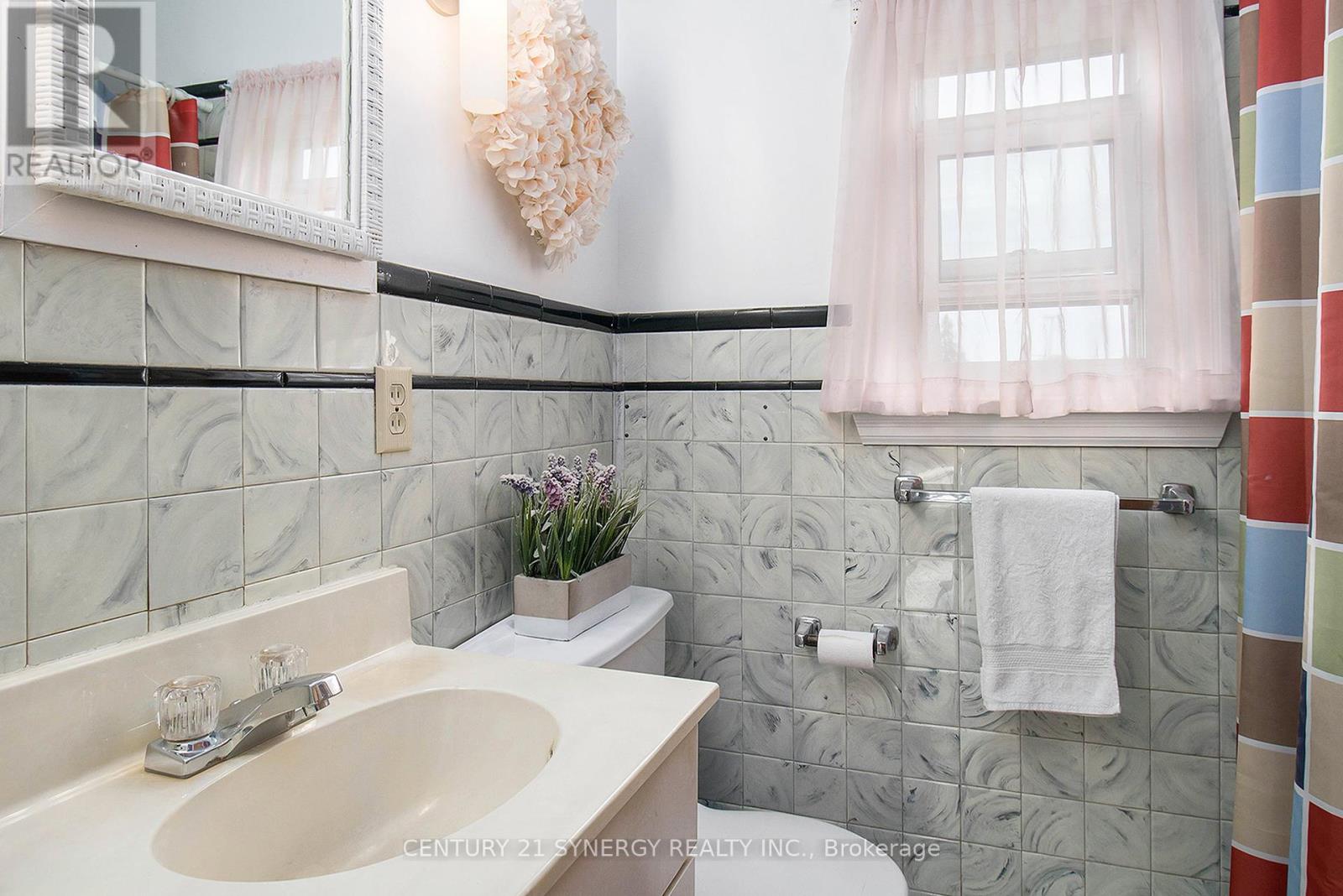 Photo 14 of 46 Cornelia Street E, Smiths Falls ON