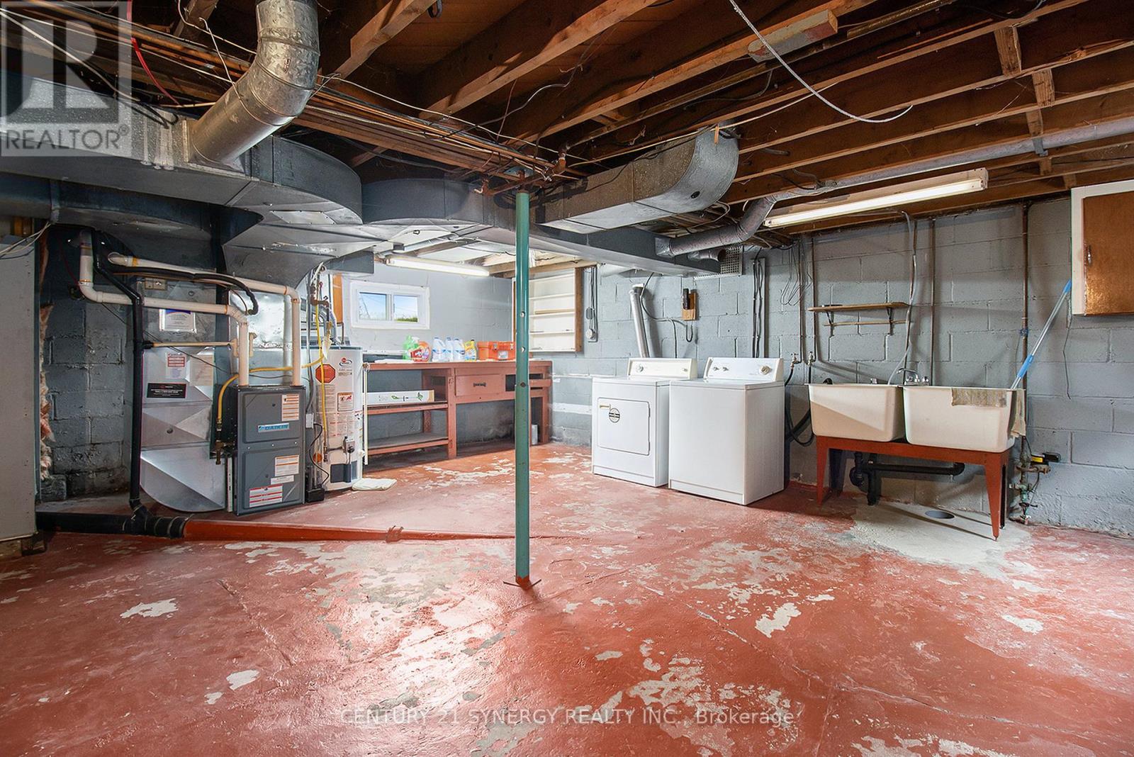 Photo 3 of 46 Cornelia Street E, Smiths Falls ON