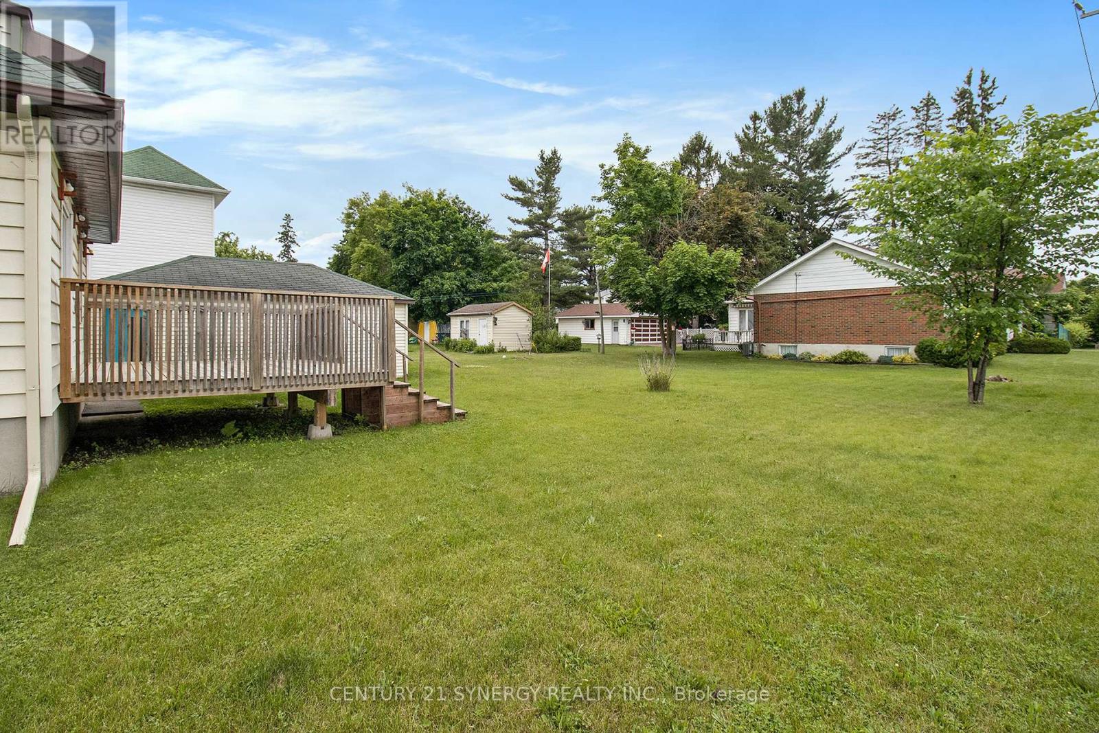 Photo 8 of 46 Cornelia Street E, Smiths Falls ON