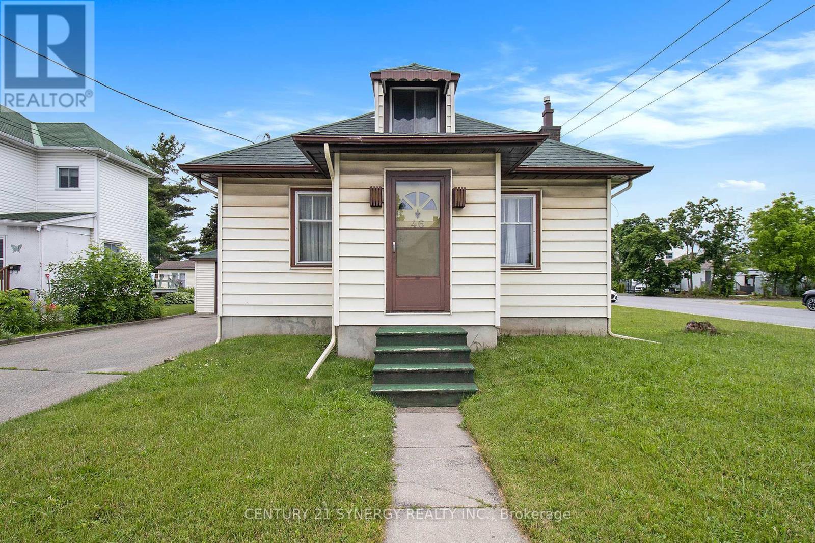 Photo 15 of 46 Cornelia Street E, Smiths Falls ON