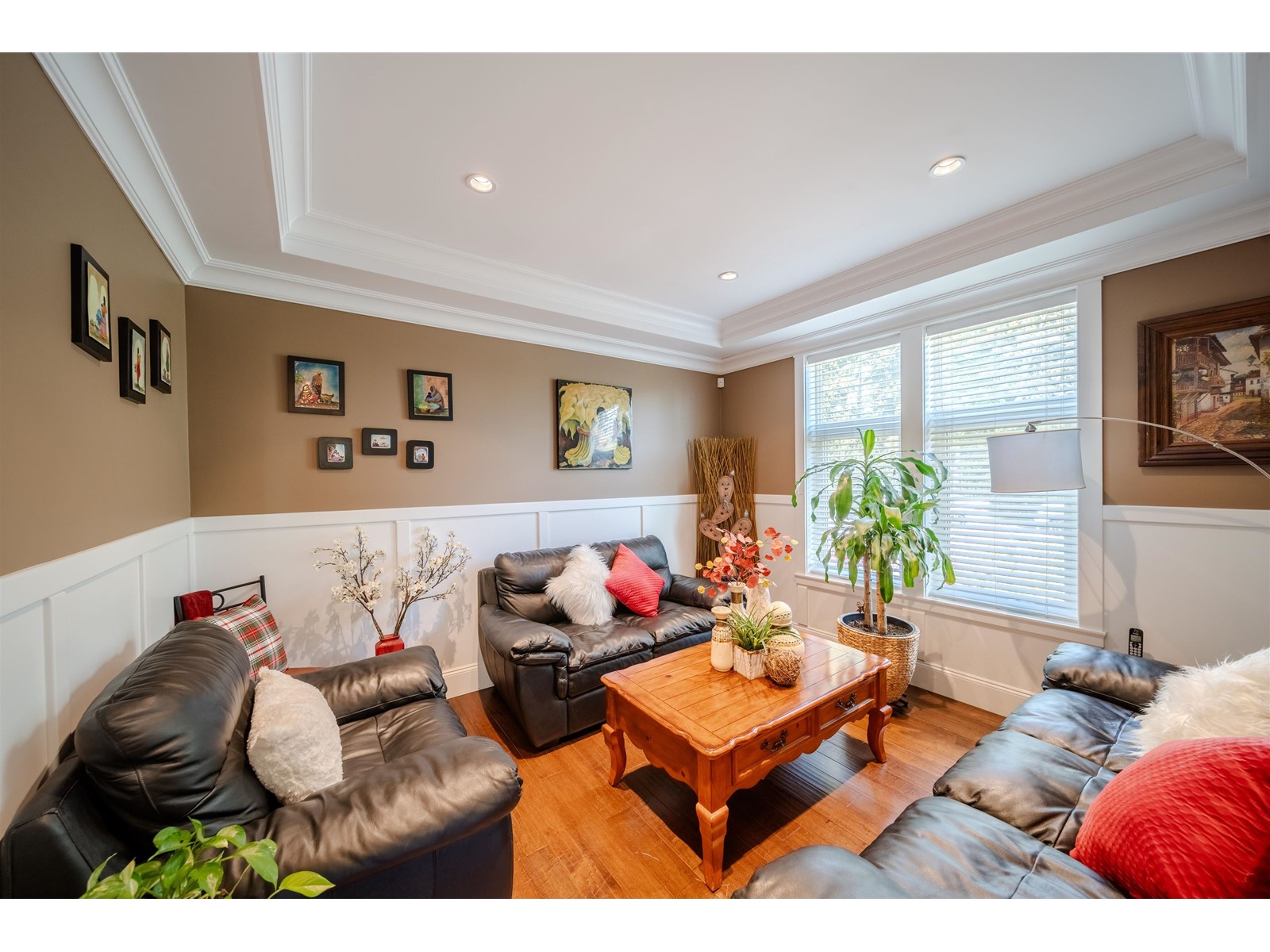 Photo 10 of 2712 163 A Street, Surrey BC