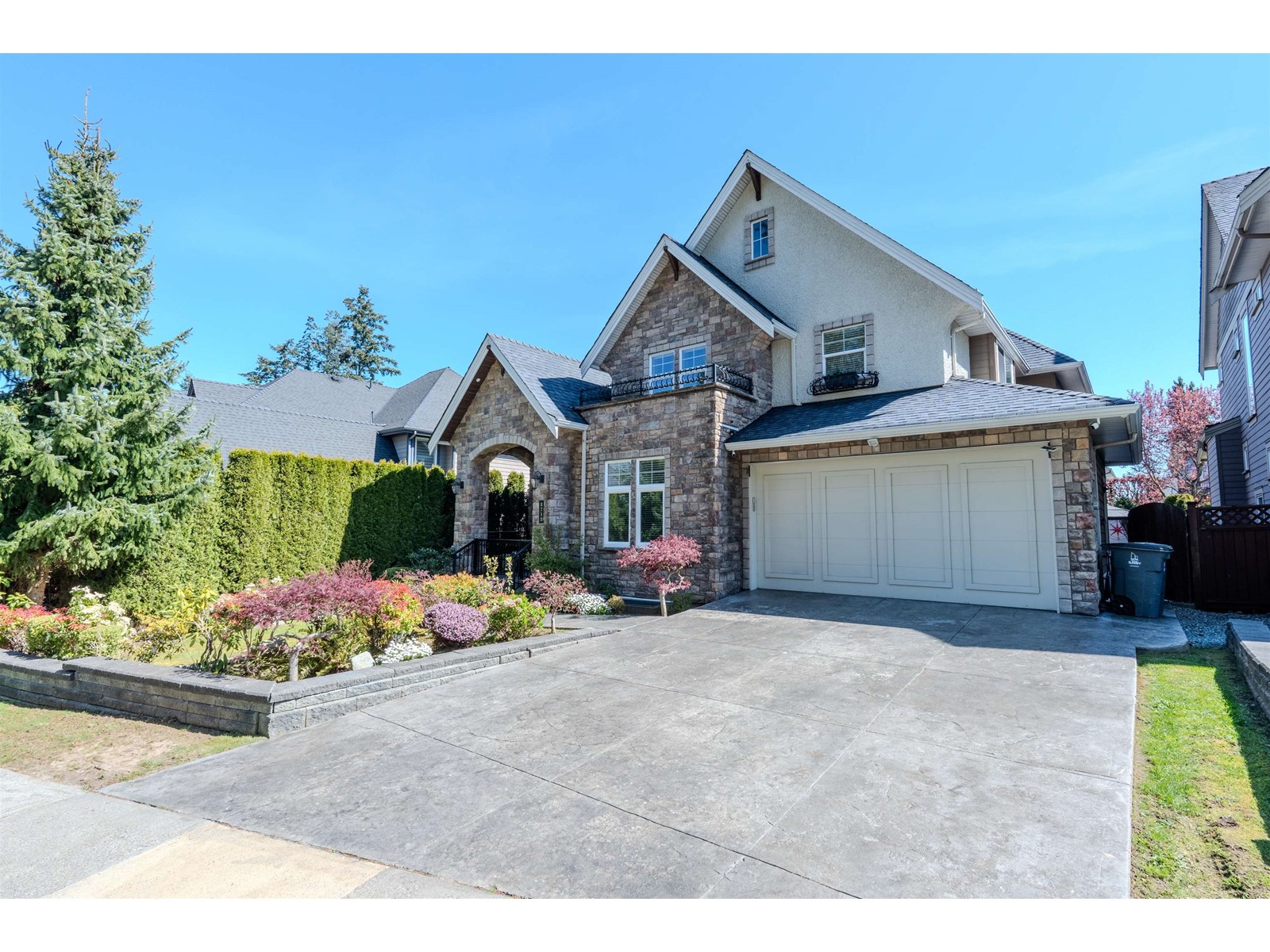 Photo 2 of 2712 163 A Street, Surrey BC