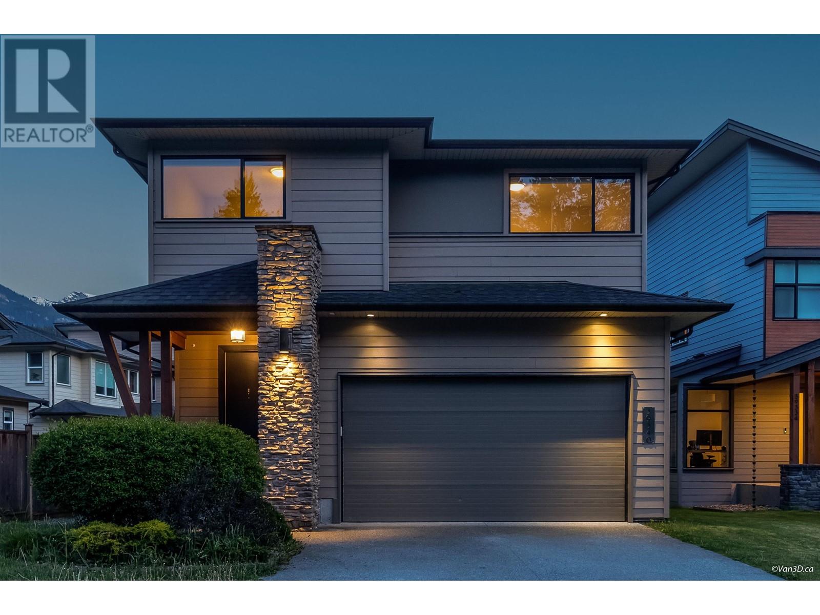 Photo 1 of 39340 Falcon Crescent, Squamish BC