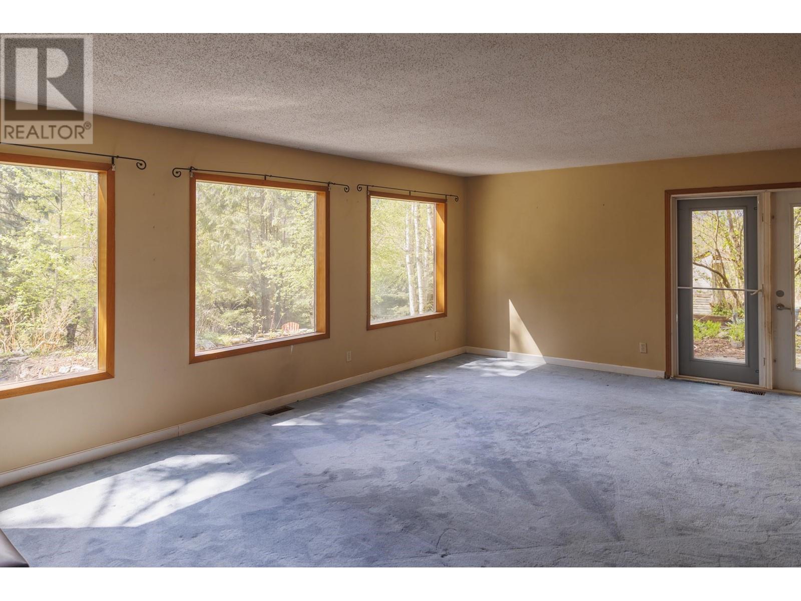 285 RAINBOW ROAD, McBride