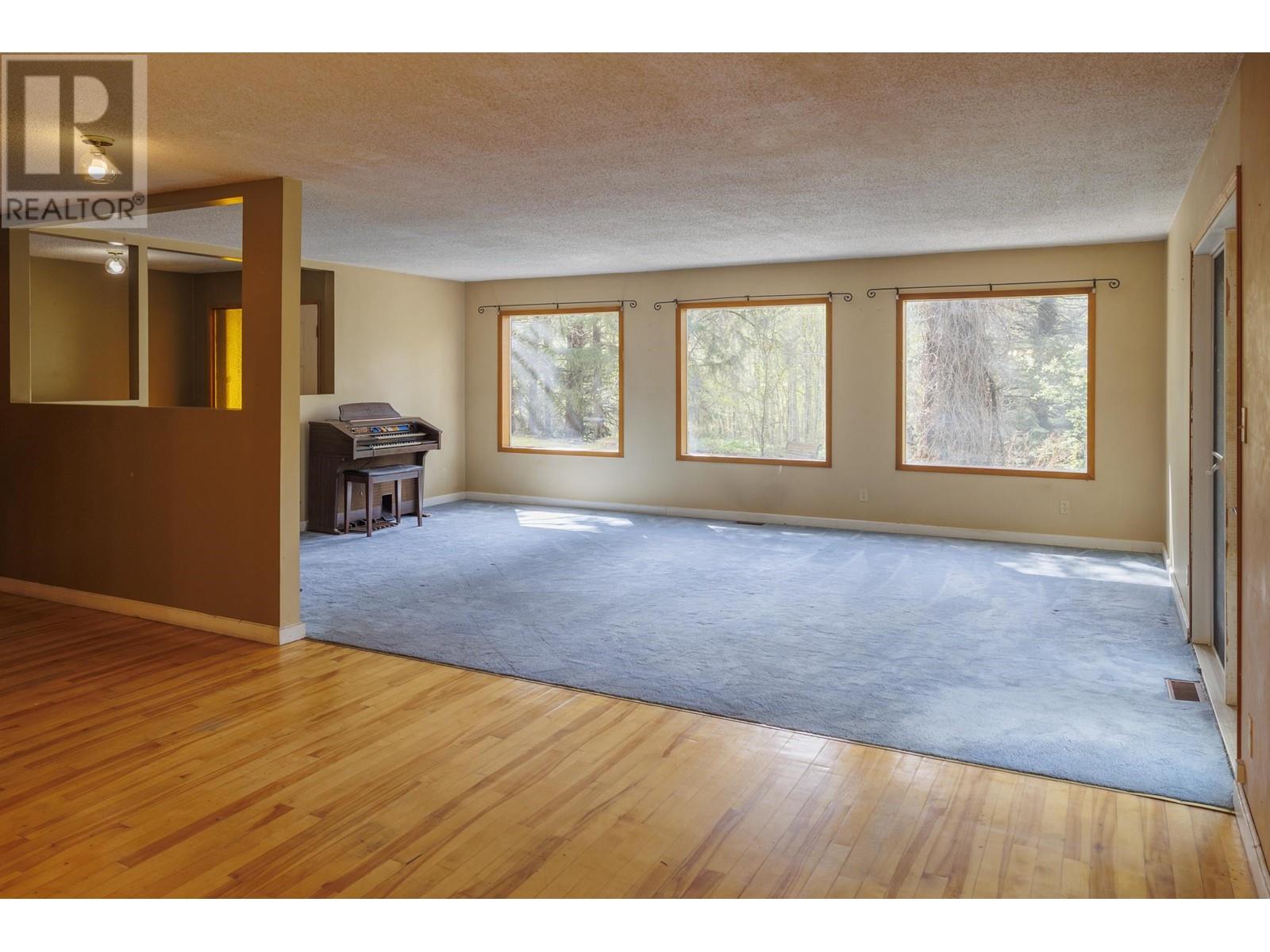 285 RAINBOW ROAD, McBride