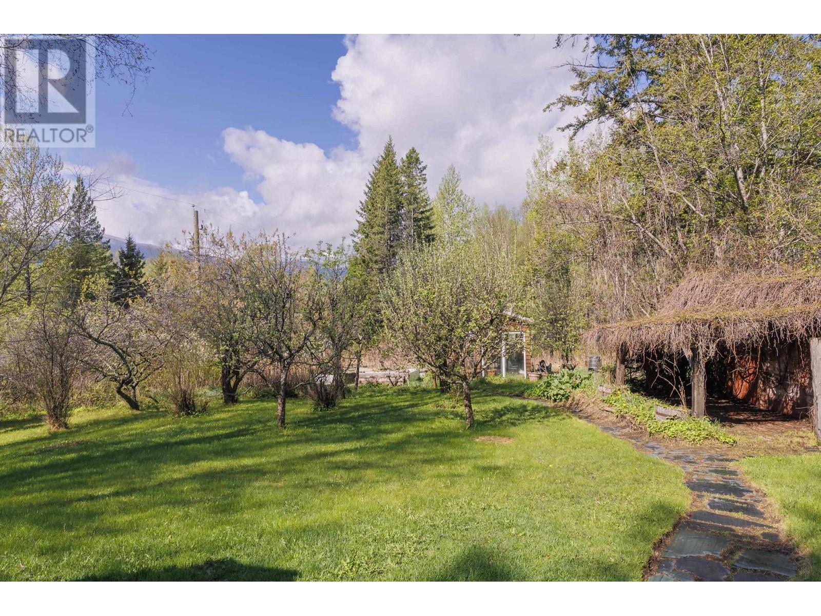 285 RAINBOW ROAD, McBride