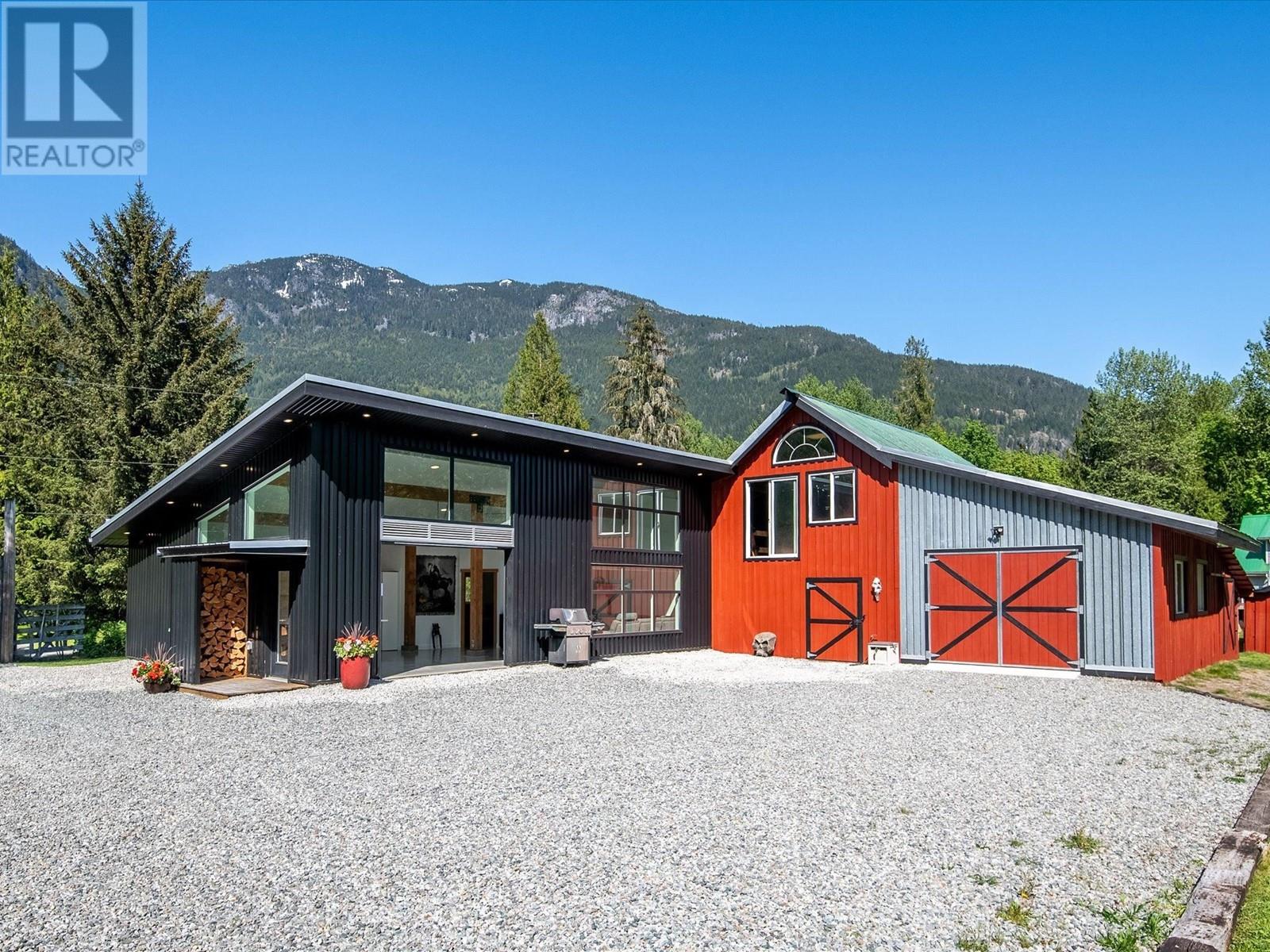 540 DOGHAVEN LANE, Squamish real estate listing for sale