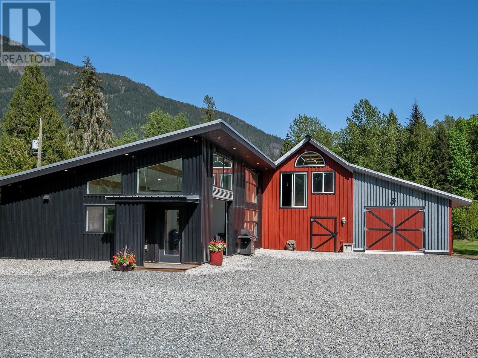 540 DOGHAVEN LANE, Squamish real estate listing R3000876