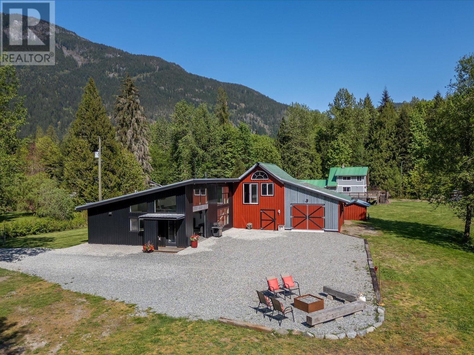 540 DOGHAVEN LANE, Squamish real estate listing R3000876
