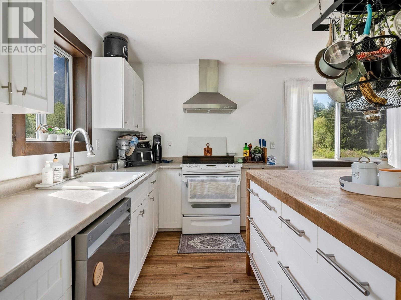 540 DOGHAVEN LANE, Squamish real estate listing R3000876