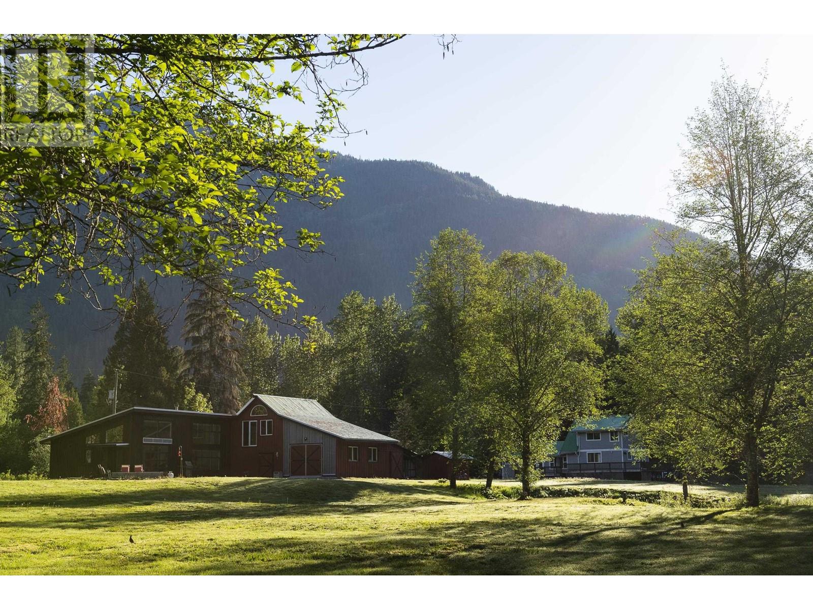540 DOGHAVEN LANE, Squamish real estate listing R3000876