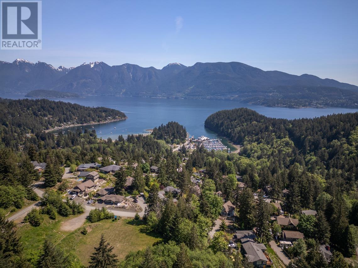 576 CATES HILL ROAD, Bowen Island