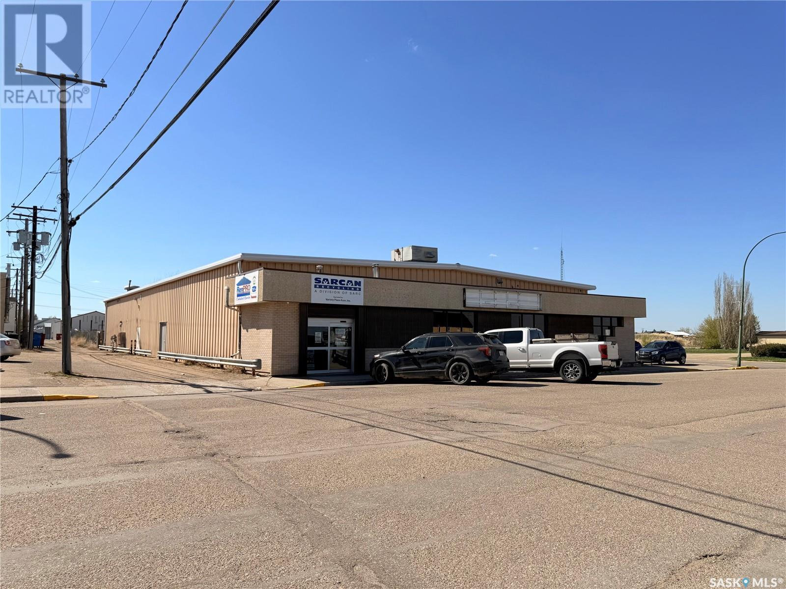 Photo 6 of 119 Railway Avenue W, Outlook SK
