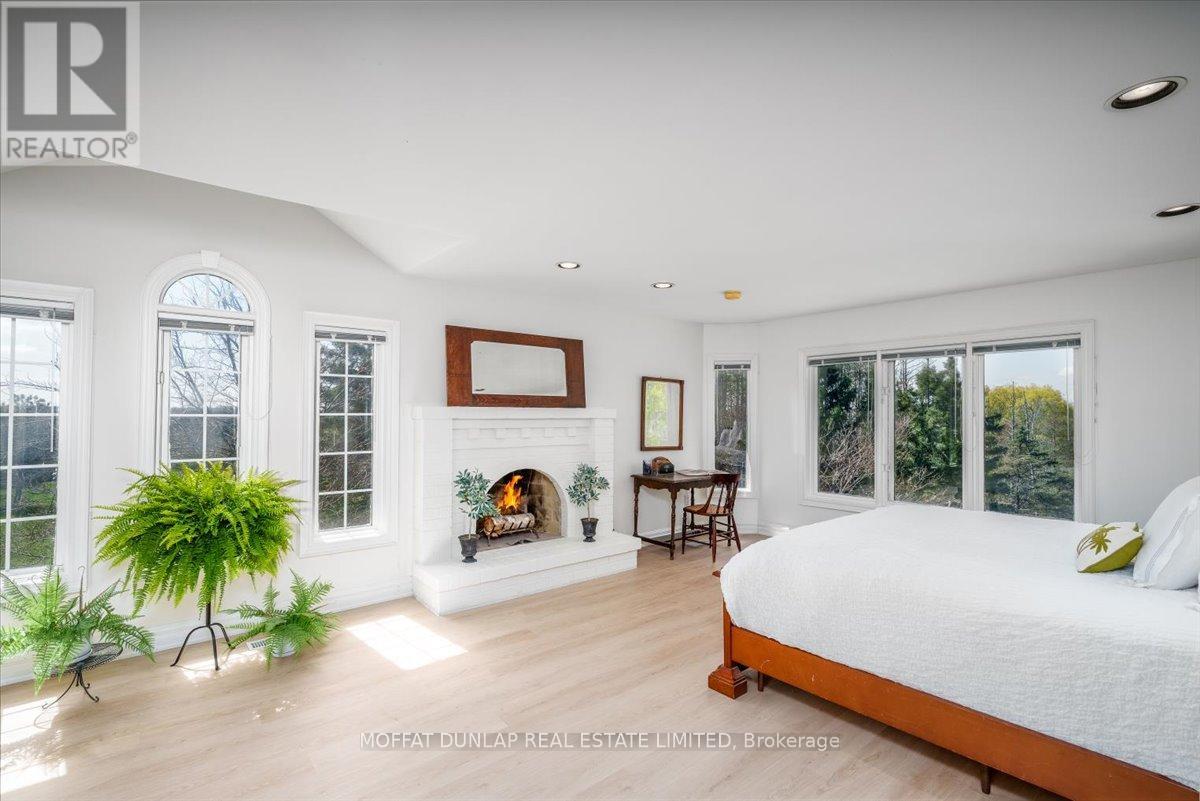 Photo 9 of 15316 Mount Wolfe Road, Caledon ON