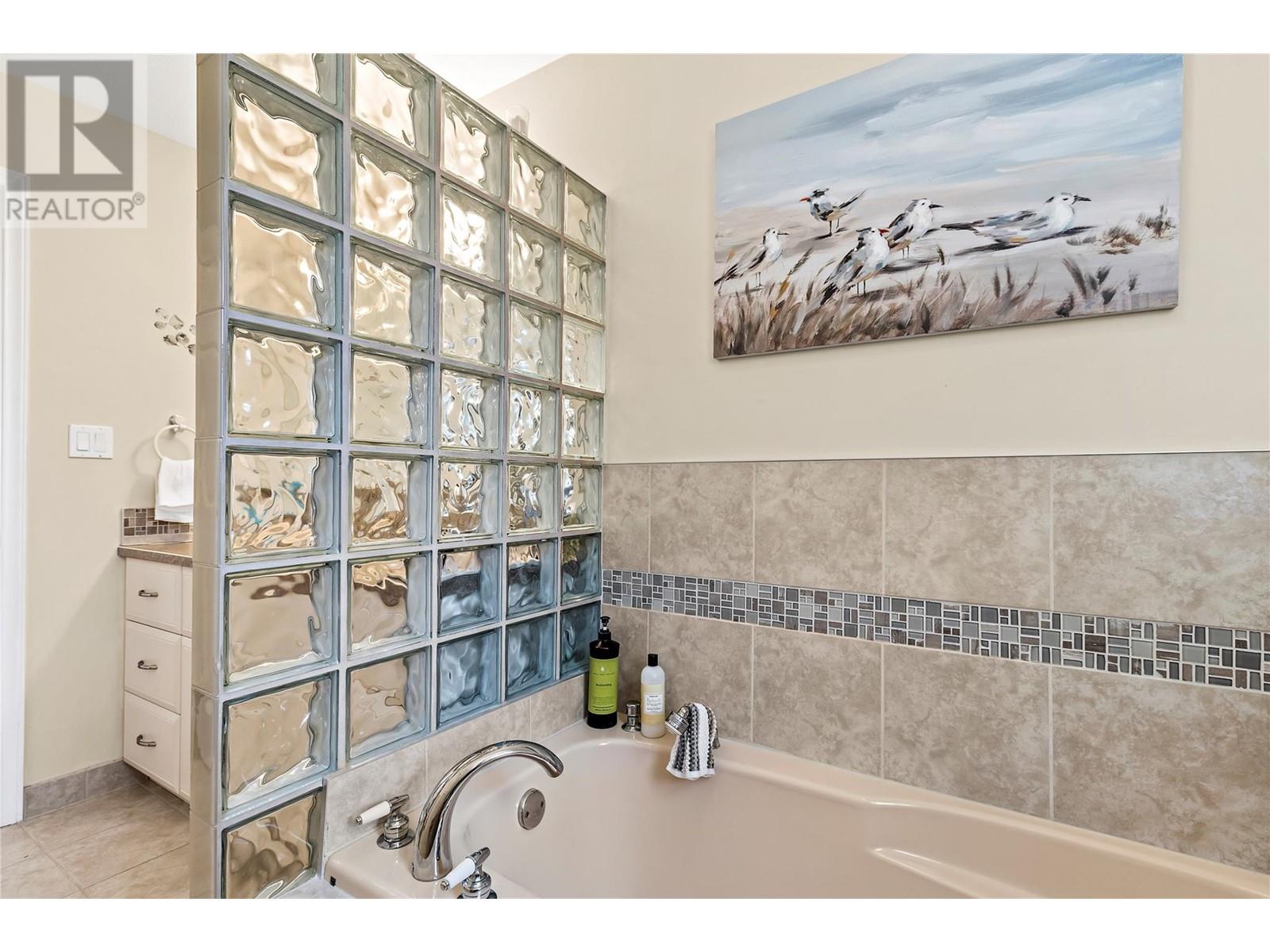 2422 Eagle Bay Road, Blind Bay