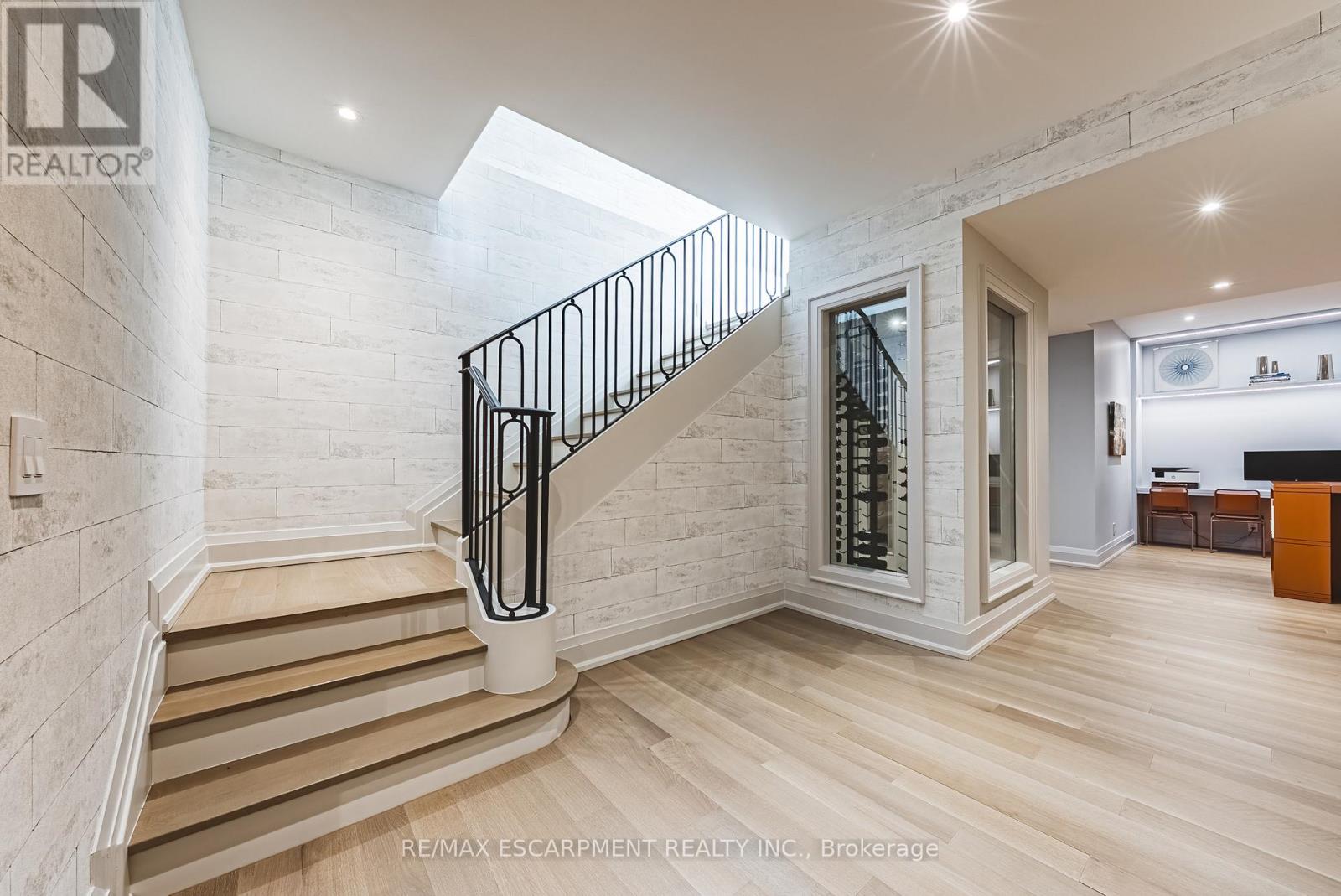 Photo 46 of 96 Brentwood Road, Oakville ON