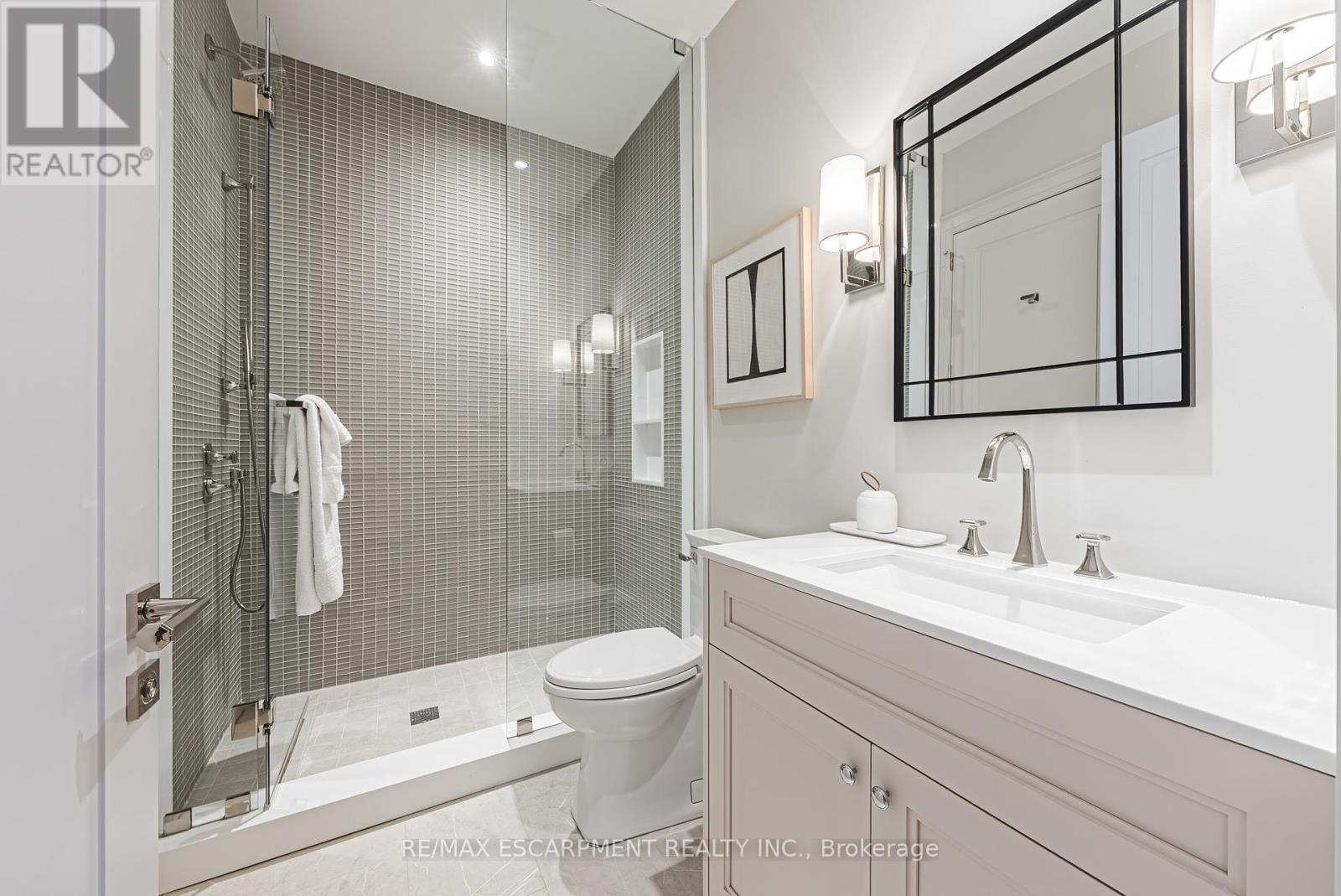 Photo 20 of 96 Brentwood Road, Oakville ON